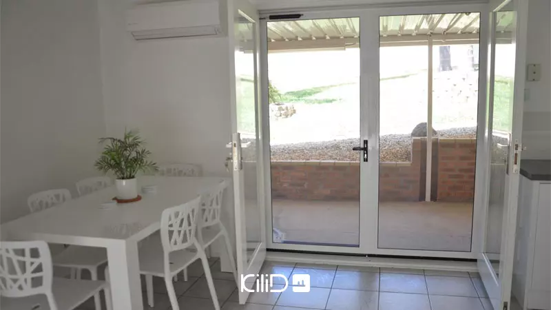 درب شیشه‌ای